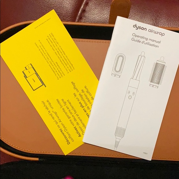 ❤️SOLD❤️Dyson Airwrap™ styler Complete (Nickel/Fuchsia) - Picture 3 of 5